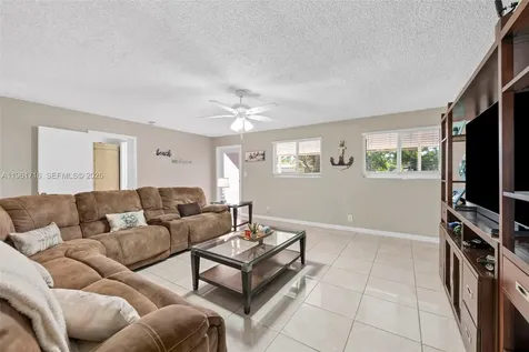 1916 N 36th Avenue Hollywood FL 33021