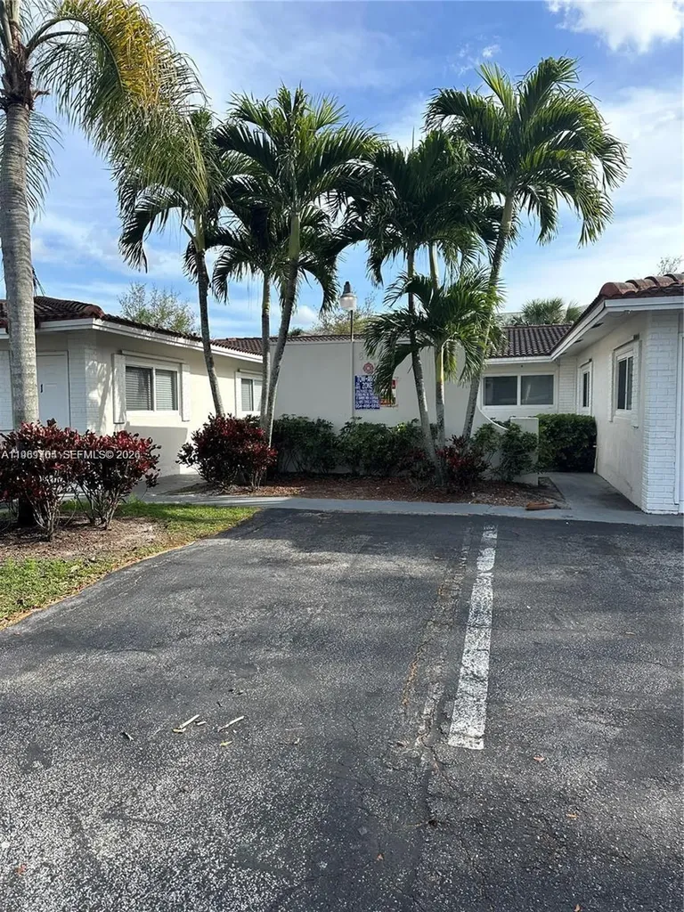 8704 NW 38th Drive Coral Springs FL 33065