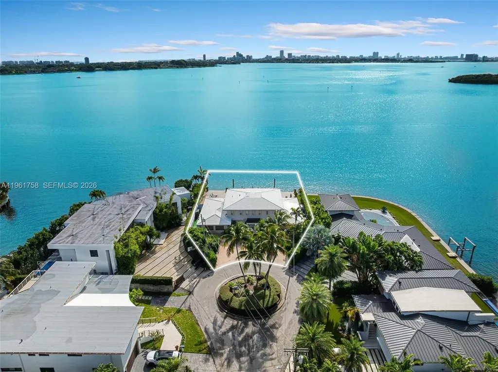 1990 NE 119th Road North Miami FL 33181