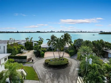 1990 NE 119th Road North Miami FL 33181