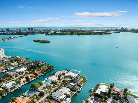 1990 NE 119th Road North Miami FL 33181