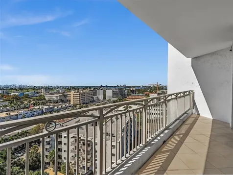 9751 E Bay Harbor Drive Bay Harbor Islands FL 33154