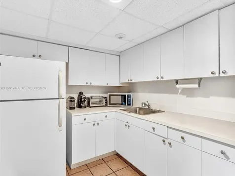 9751 E Bay Harbor Drive Bay Harbor Islands FL 33154