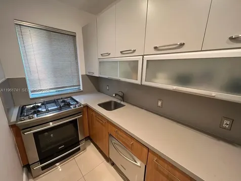 526 15th Street Miami Beach FL 33139