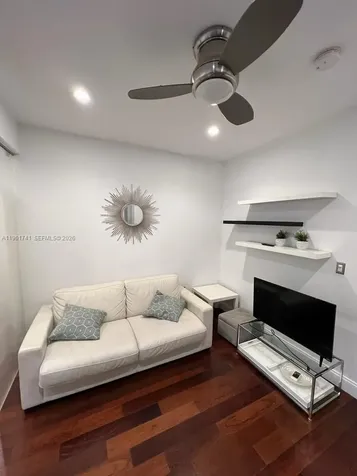 526 15th Street Miami Beach FL 33139