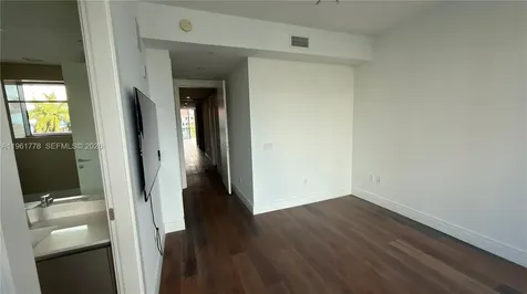 3250 NE 188th Street Aventura FL 33180