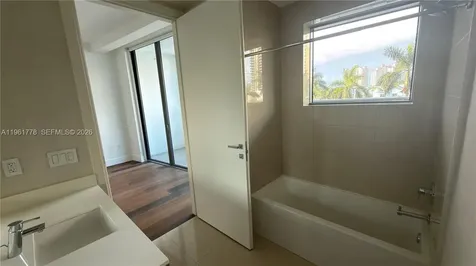 3250 NE 188th Street Aventura FL 33180