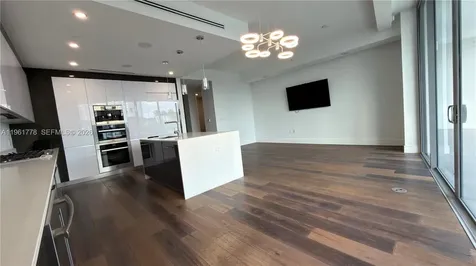 3250 NE 188th Street Aventura FL 33180