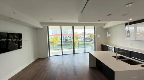 3250 NE 188th Street Aventura FL 33180