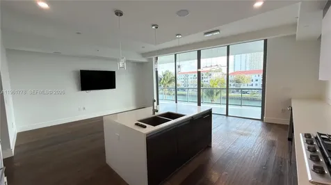 3250 NE 188th Street Aventura FL 33180