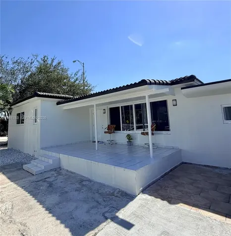 598 E 41st Street Hialeah FL 33013