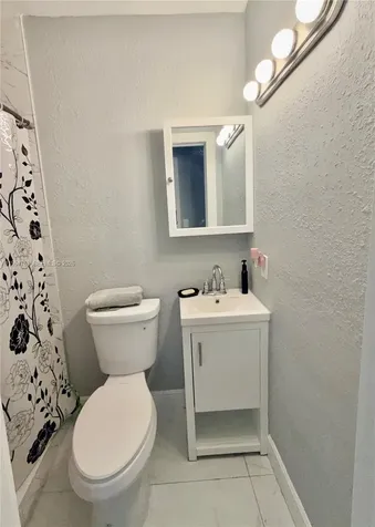 598 E 41st Street Hialeah FL 33013
