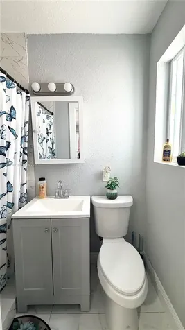 598 E 41st Street Hialeah FL 33013