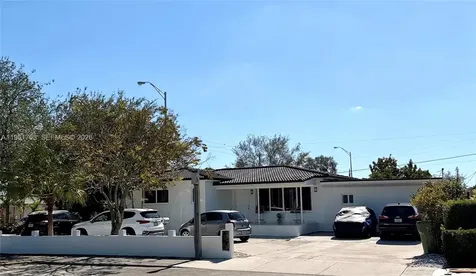 598 E 41st Street Hialeah FL 33013