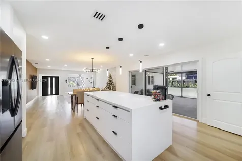 45 NE 124th Terrace North Miami FL 33161