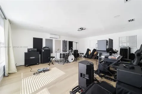 45 NE 124th Terrace North Miami FL 33161
