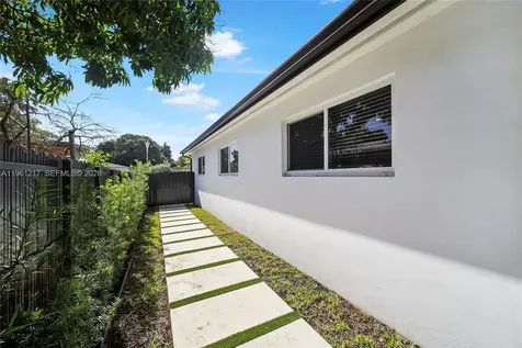45 NE 124th Terrace North Miami FL 33161
