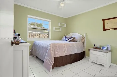 570 Royal Poinciana Court Weston FL 33326