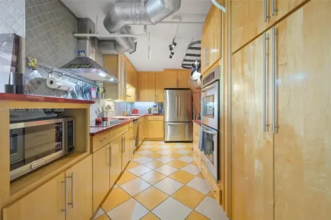 9 Island Avenue Miami Beach FL 33139