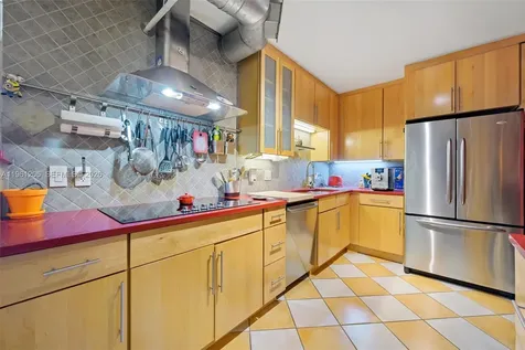 9 Island Avenue Miami Beach FL 33139