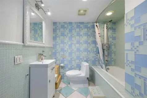 9 Island Avenue Miami Beach FL 33139