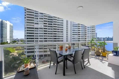 9 Island Avenue Miami Beach FL 33139