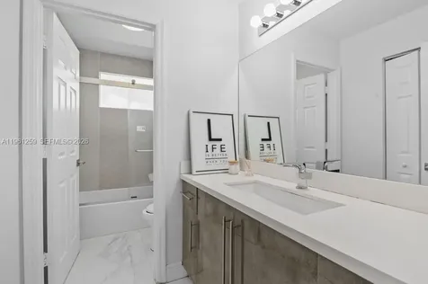 3846 W Gardenia Avenue Weston FL 33332