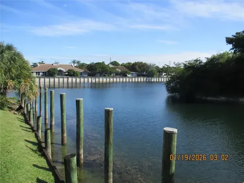 3200 NW 46th Street Oakland Park FL 33309