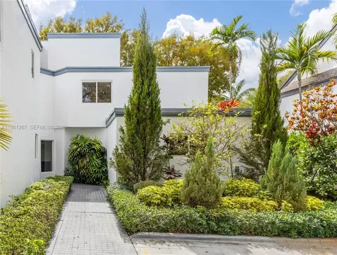 20205 W Oak Haven Circle Miami FL 33179
