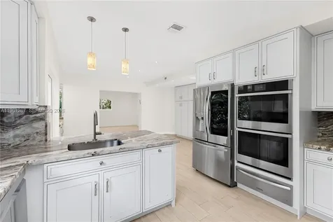 20205 W Oak Haven Circle Miami FL 33179