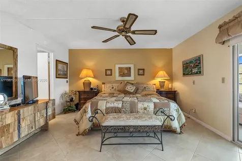 2051 N Newport N Deerfield Beach FL 33442
