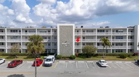2051 N Newport N Deerfield Beach FL 33442
