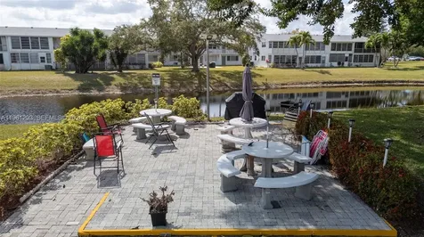 2051 N Newport N Deerfield Beach FL 33442