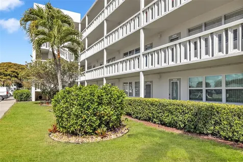 2051 N Newport N Deerfield Beach FL 33442