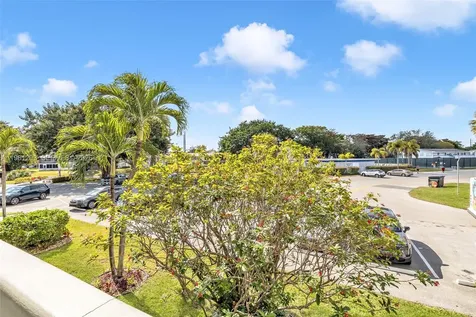 2051 N Newport N Deerfield Beach FL 33442
