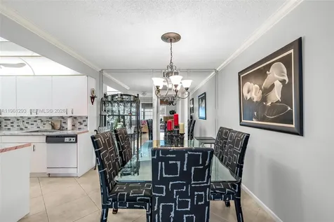 2051 N Newport N Deerfield Beach FL 33442
