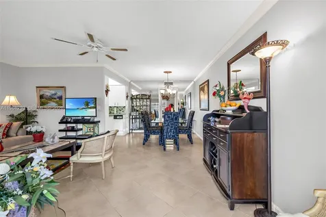 2051 N Newport N Deerfield Beach FL 33442