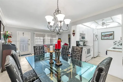 2051 N Newport N Deerfield Beach FL 33442