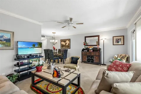 2051 N Newport N Deerfield Beach FL 33442