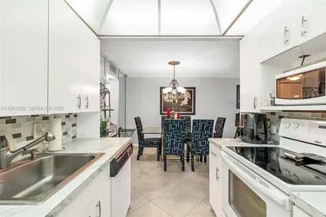 2051 N Newport N Deerfield Beach FL 33442