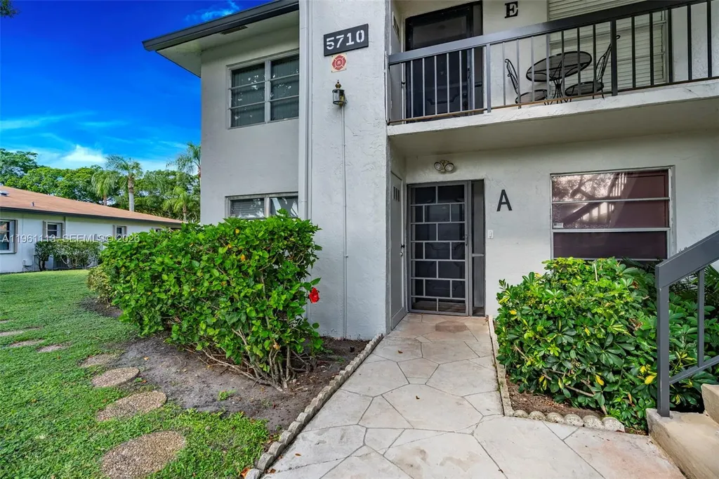 5710 Princess Palm Court Delray Beach FL 33484