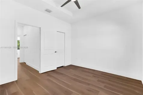 859 NE 211th Street Miami FL 33179