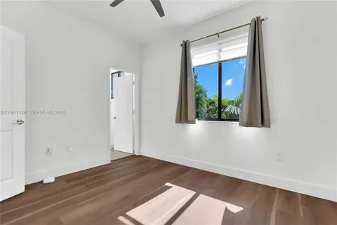 859 NE 211th Street Miami FL 33179