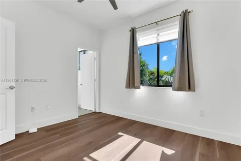 859 NE 211th Street Miami FL 33179