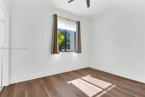 859 NE 211th Street Miami FL 33179