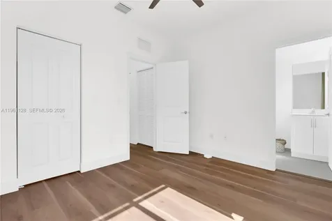 859 NE 211th Street Miami FL 33179
