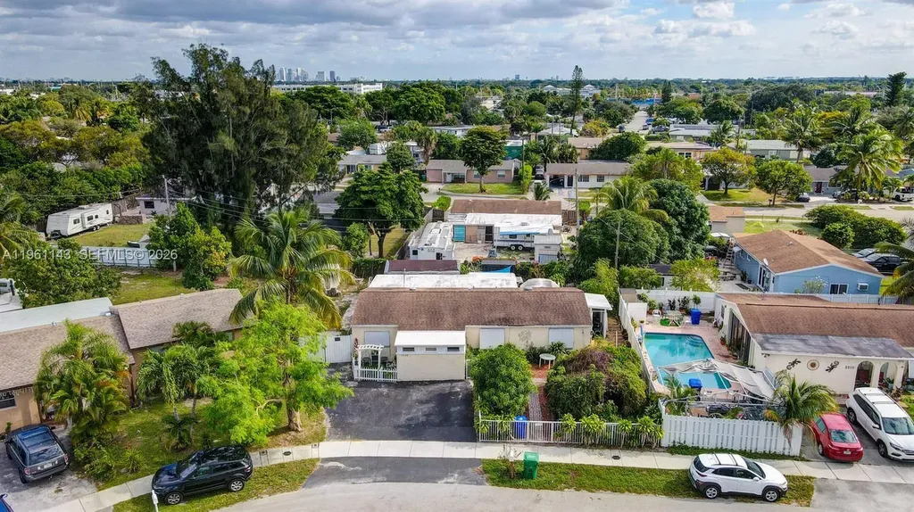 2200 SW 42nd Way Fort Lauderdale FL 33317