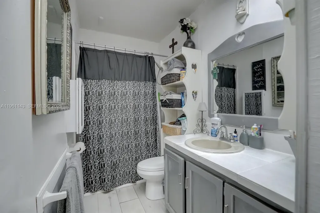 2200 SW 42nd Way Fort Lauderdale FL 33317