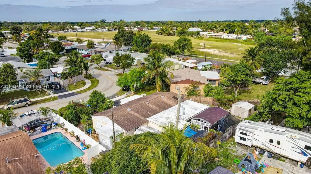 2200 SW 42nd Way Fort Lauderdale FL 33317