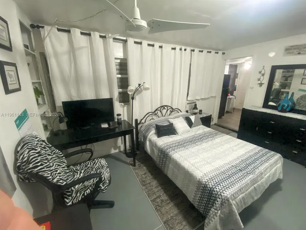 2200 SW 42nd Way Fort Lauderdale FL 33317